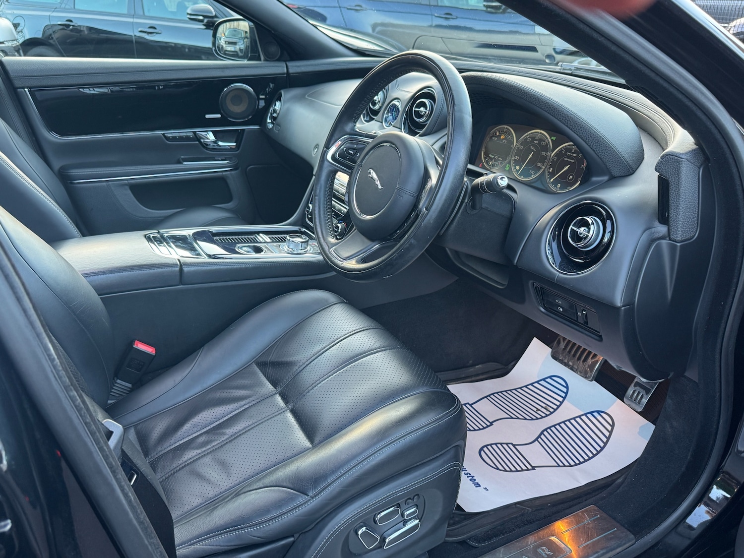 Used Jaguar XJ 2010 for sale - 76541531: Photo 27