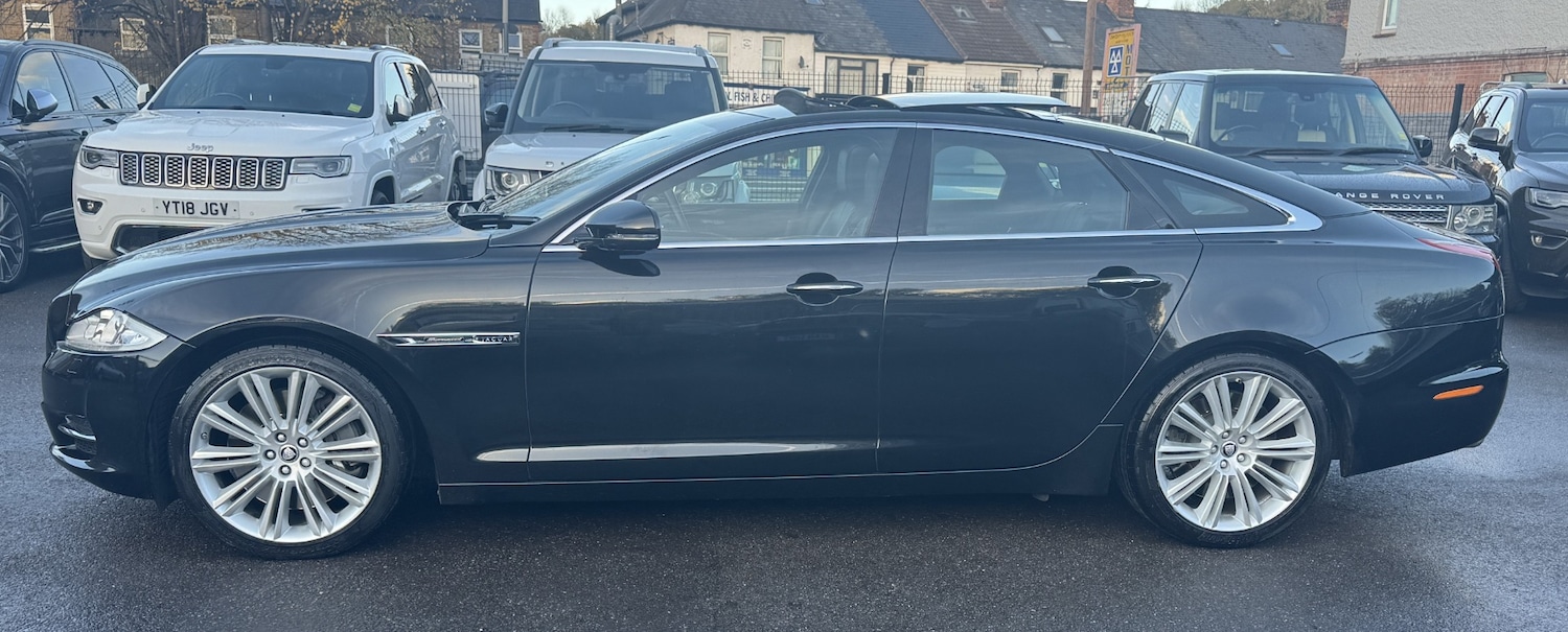 Used Jaguar XJ 2010 for sale - 76541531: Photo 4