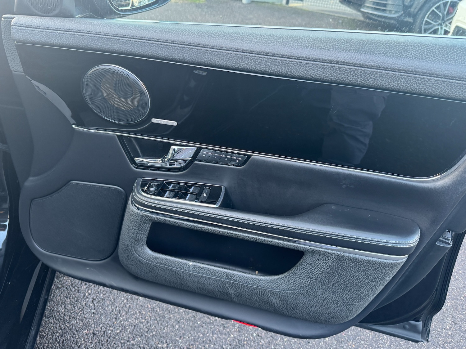 Used Jaguar XJ 2010 for sale - 76541531: Photo 47