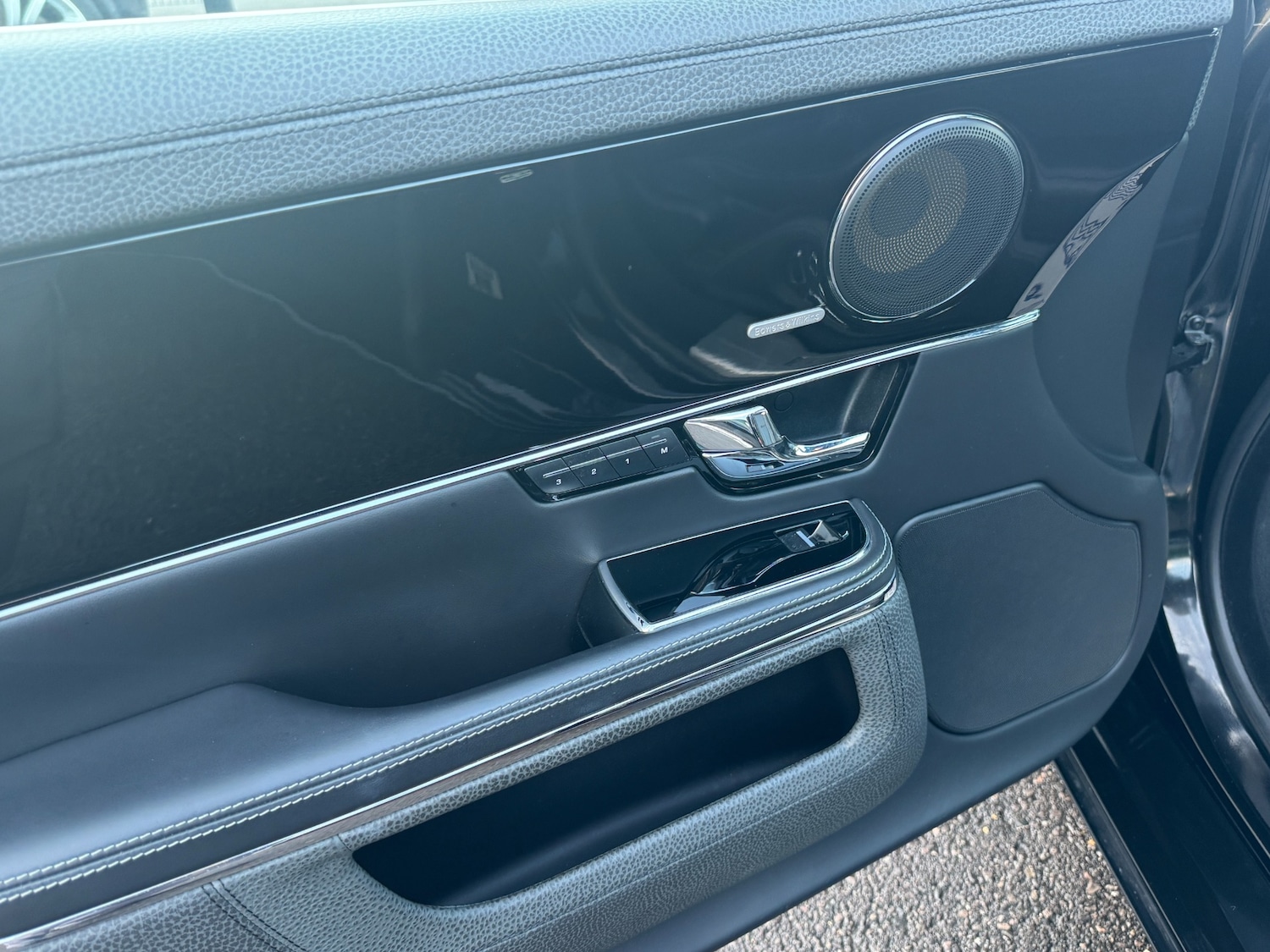 Used Jaguar XJ 2010 for sale - 76541531: Photo 49