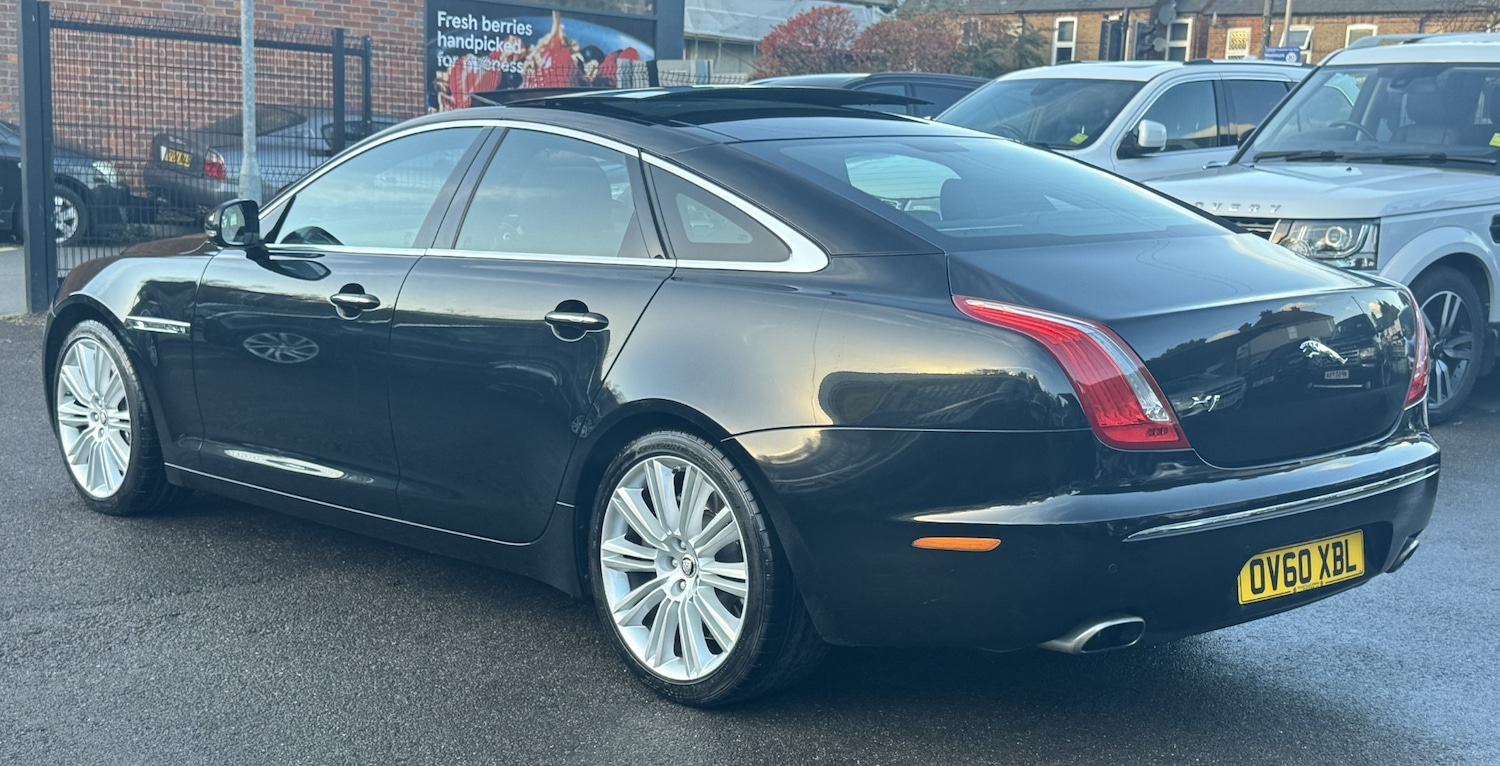 Used Jaguar XJ 2010 for sale - 76541531: Photo 5