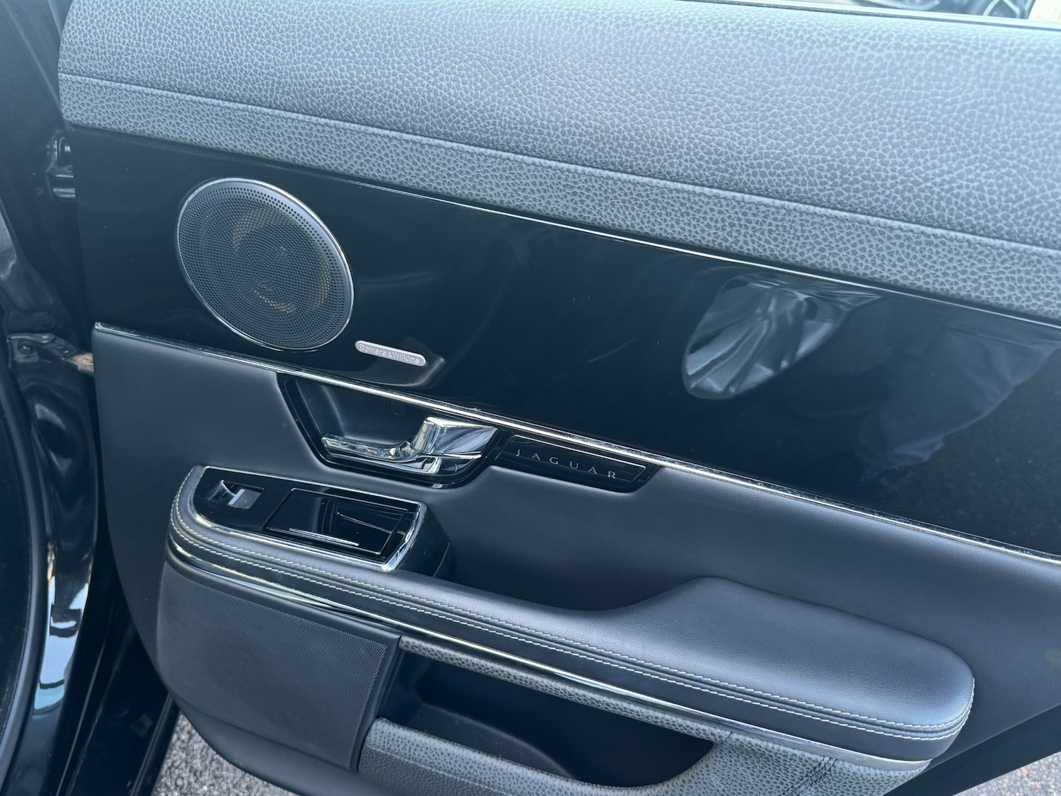 Used Jaguar XJ 2010 for sale - 76541531: Photo 50