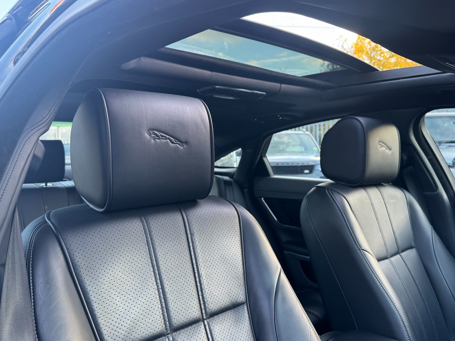 Used Jaguar XJ 2010 for sale - 76541531: Photo 51