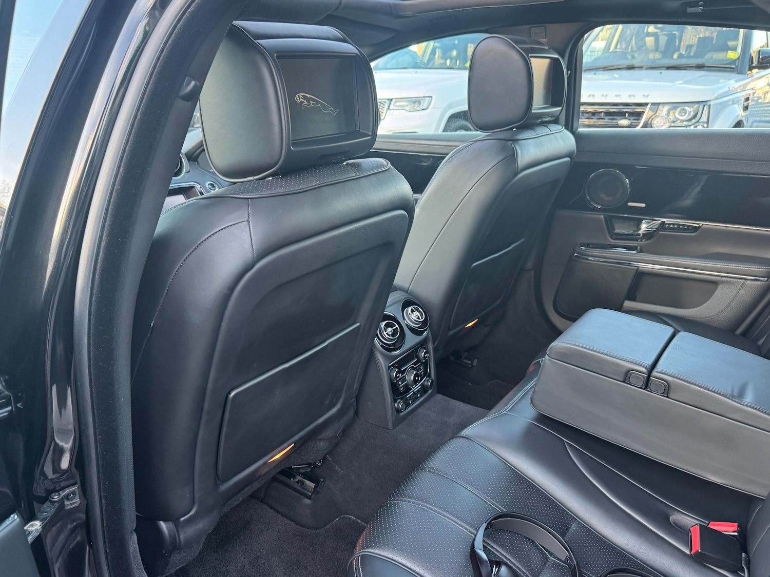 Used Jaguar XJ 2010 for sale - 76541531: Photo 54