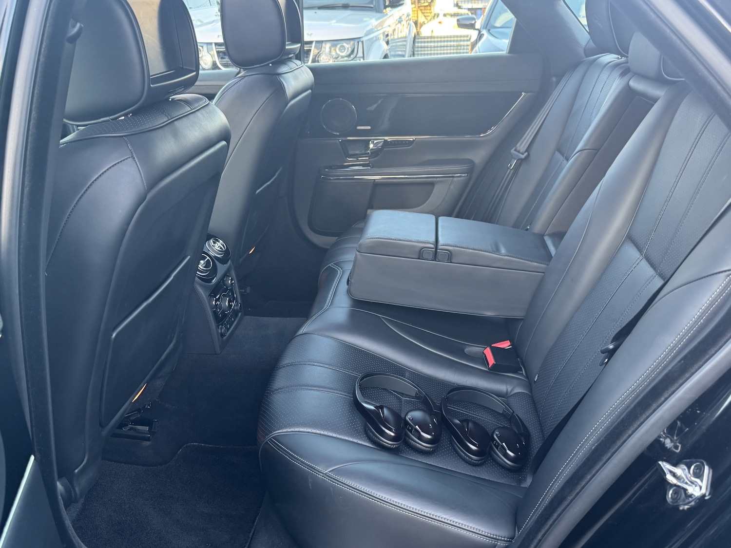 Used Jaguar XJ 2010 for sale - 76541531: Photo 55