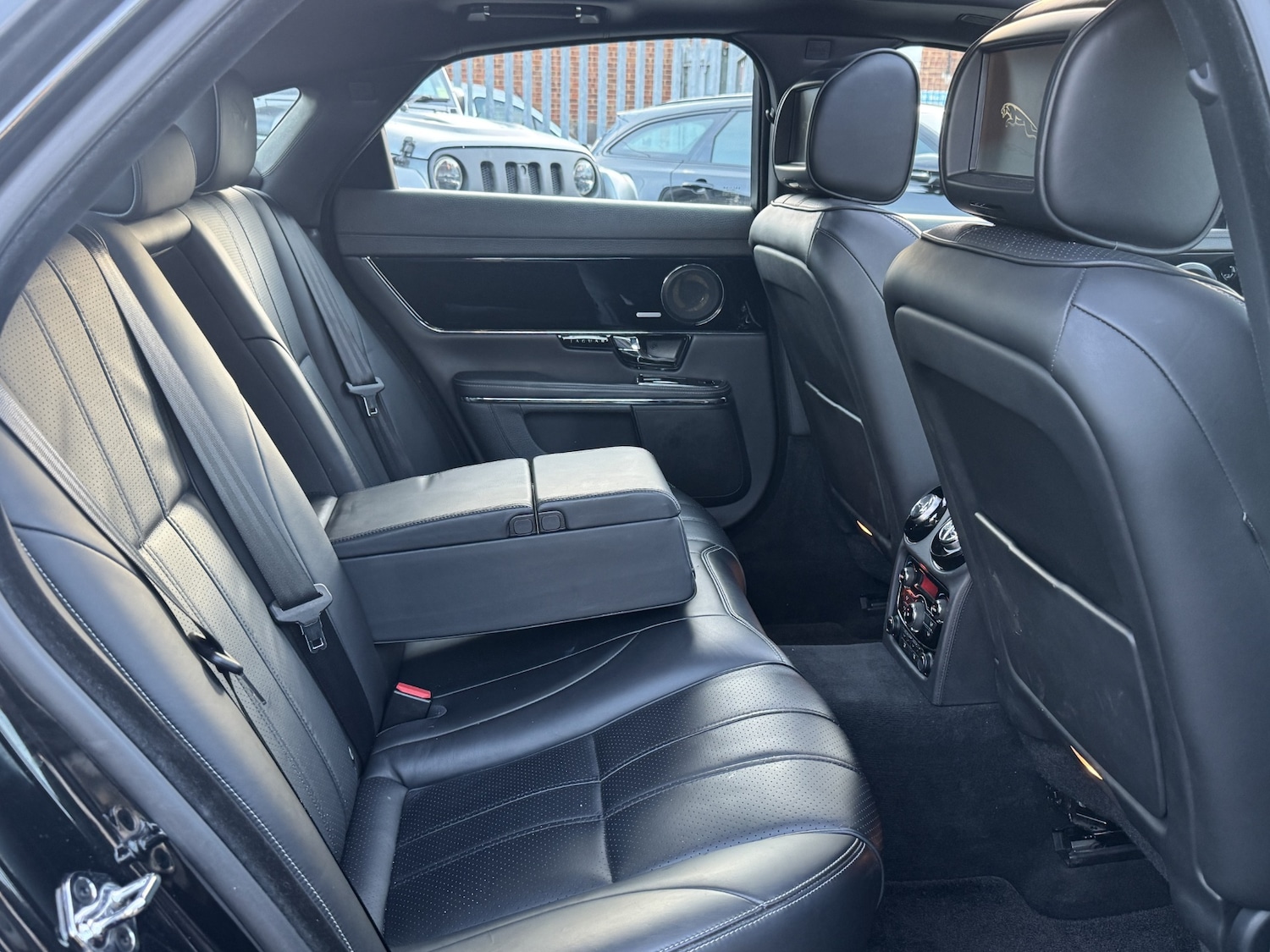 Used Jaguar XJ 2010 for sale - 76541531: Photo 56