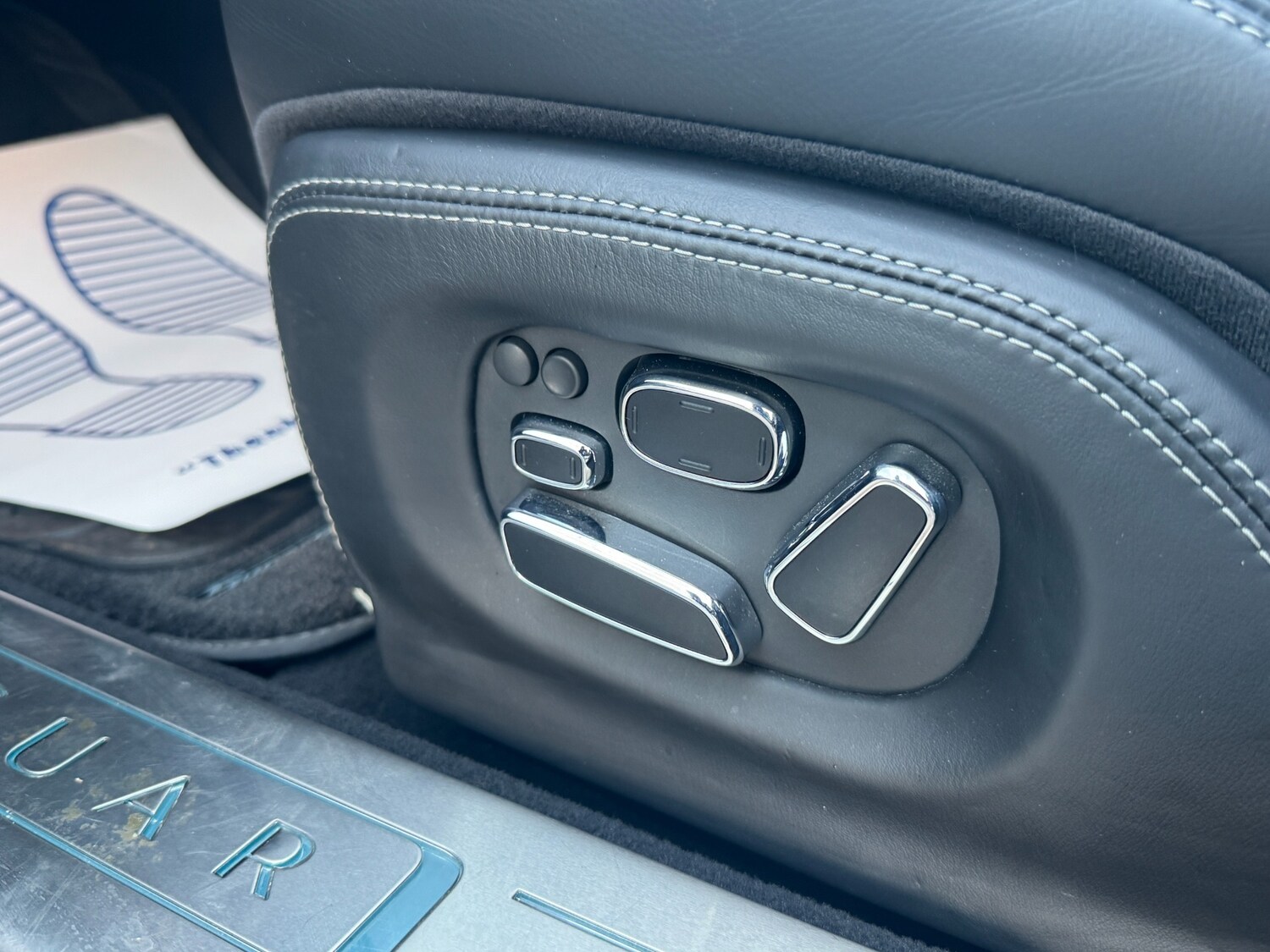 Used Jaguar XJ 2010 for sale - 76541531: Photo 60