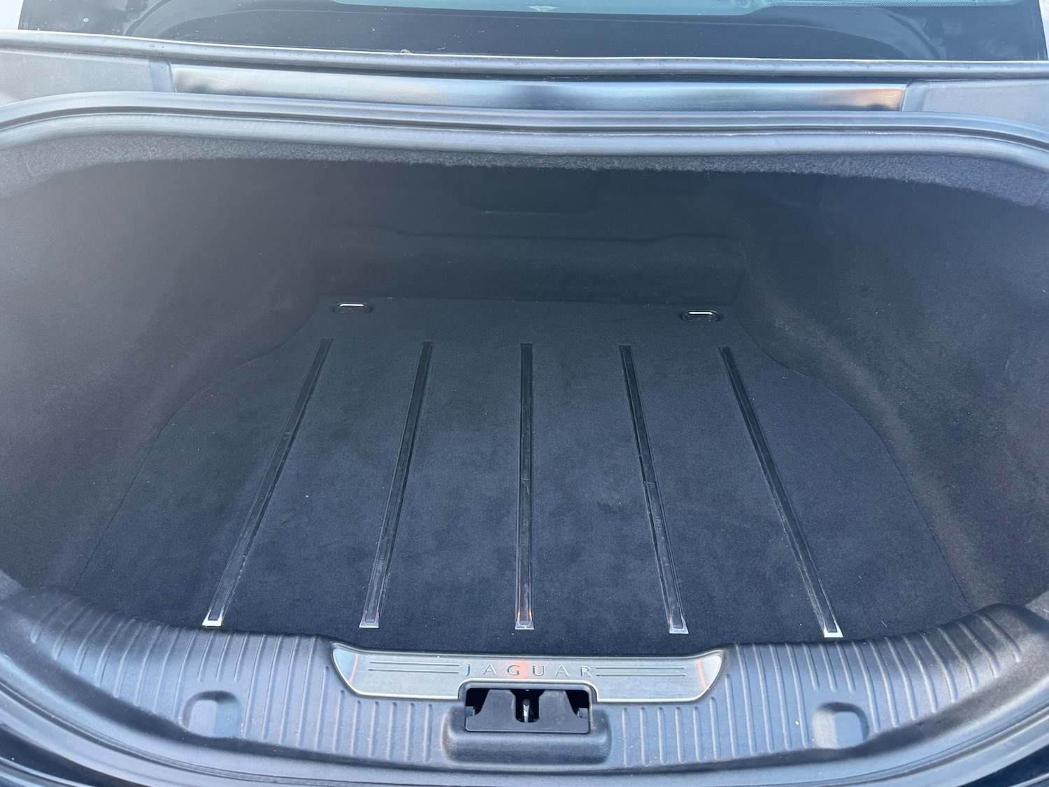 Used Jaguar XJ 2010 for sale - 76541531: Photo 64