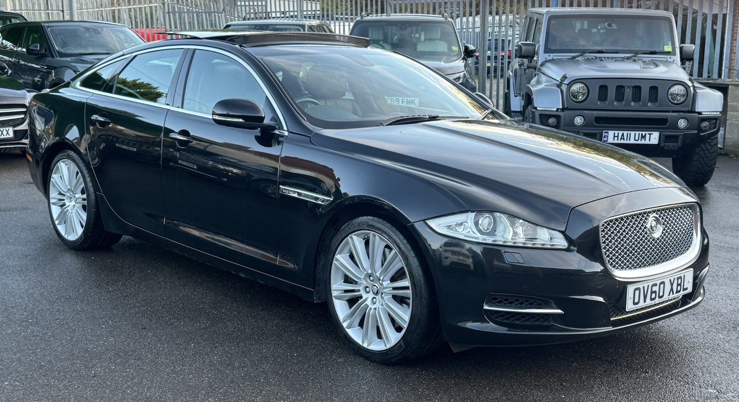 Used Jaguar XJ 2010 for sale - 76541531: Photo 9