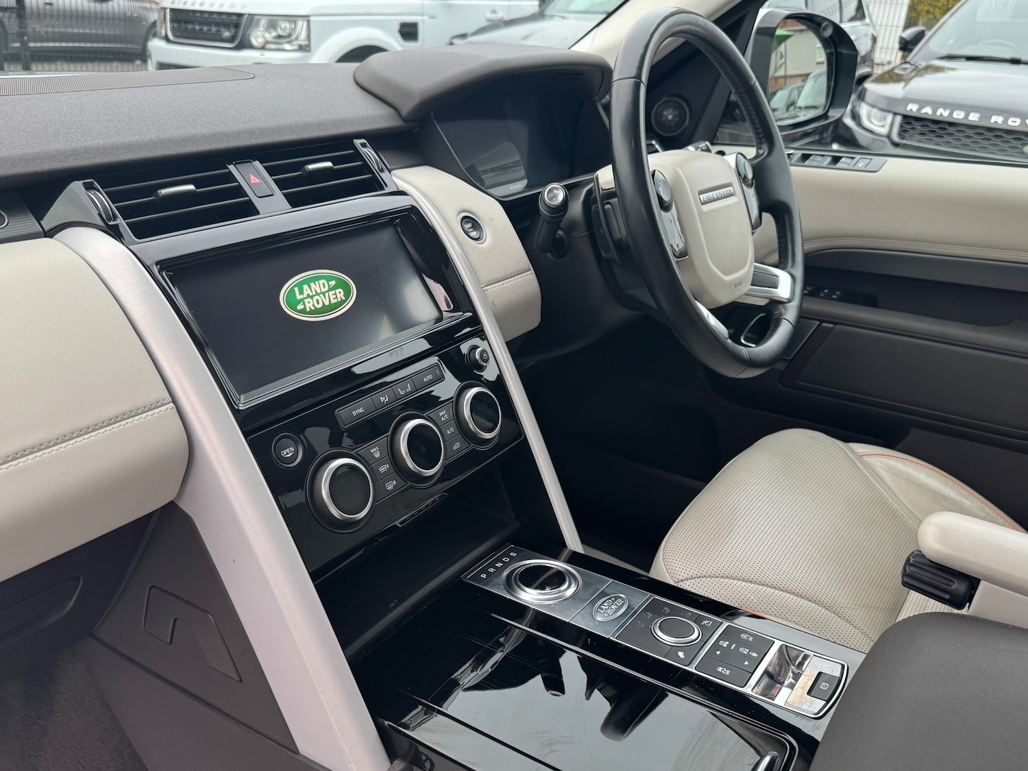 Used Land Rover Discovery 2019 for sale - 76375688: Photo 35