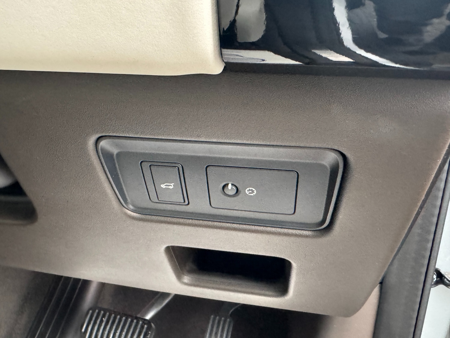 Used Land Rover Discovery 2019 for sale - 76375688: Photo 51