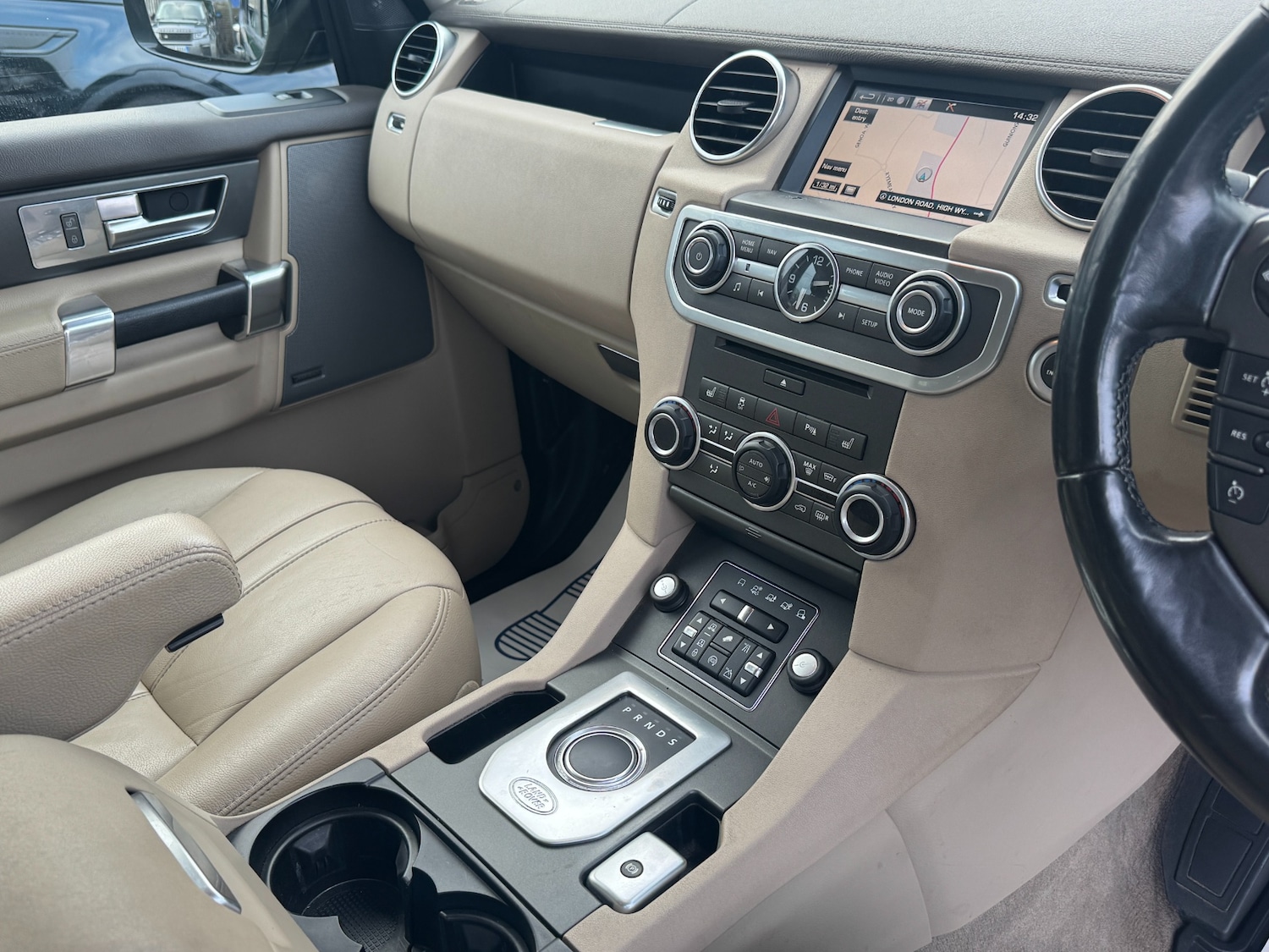 Used Land Rover Discovery 2016 for sale - 76641217: Photo 32