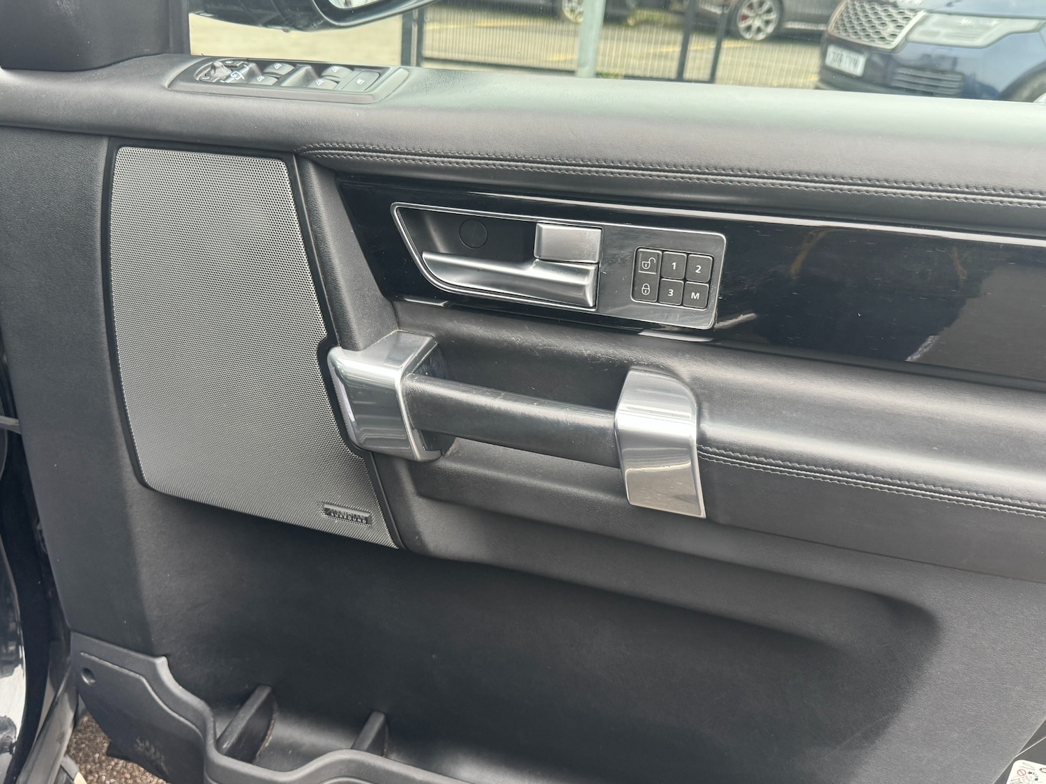 Used Land Rover Discovery 2016 for sale - 77792671: Photo 51