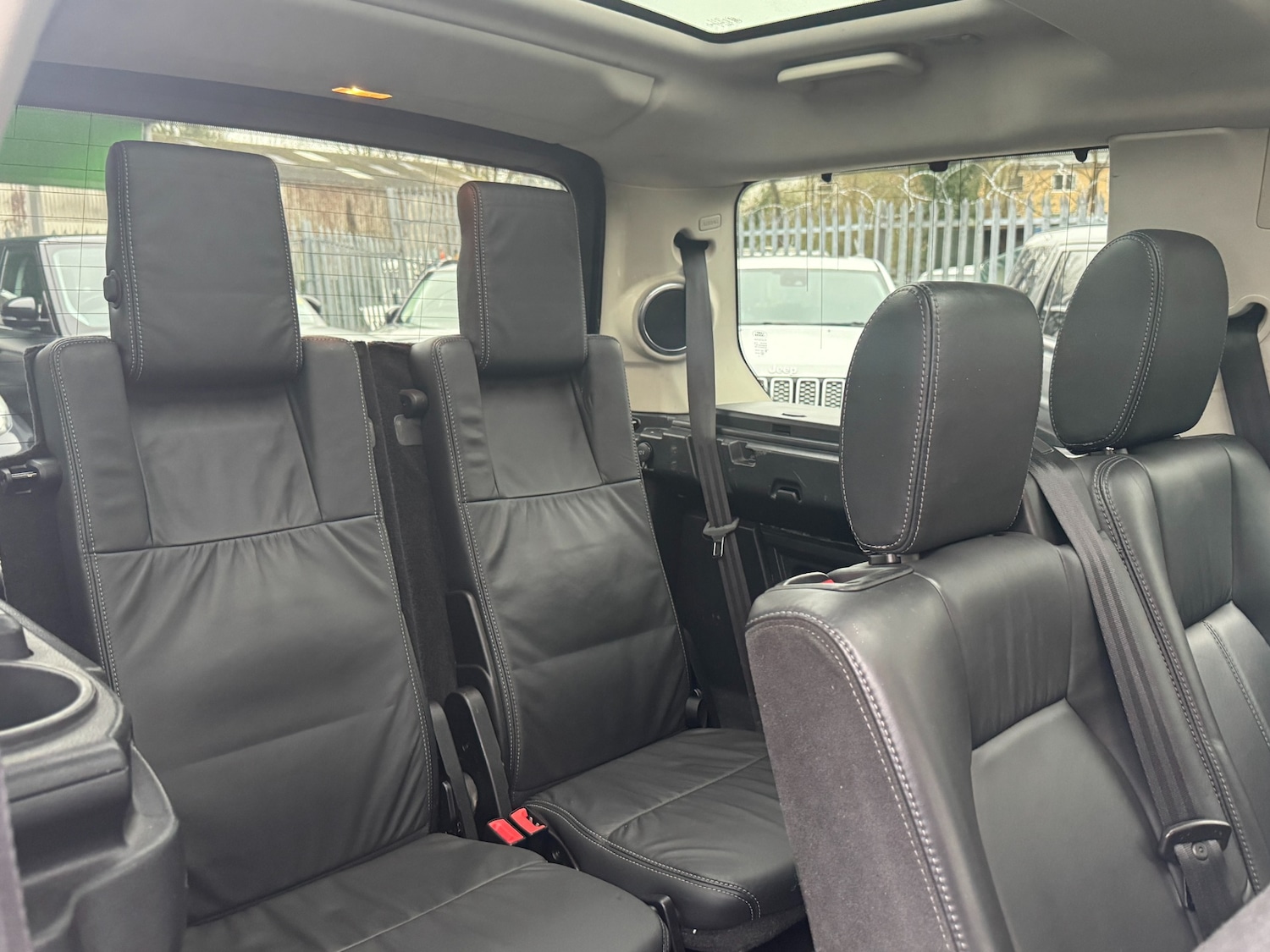 Used Land Rover Discovery 2016 for sale - 77792671: Photo 62