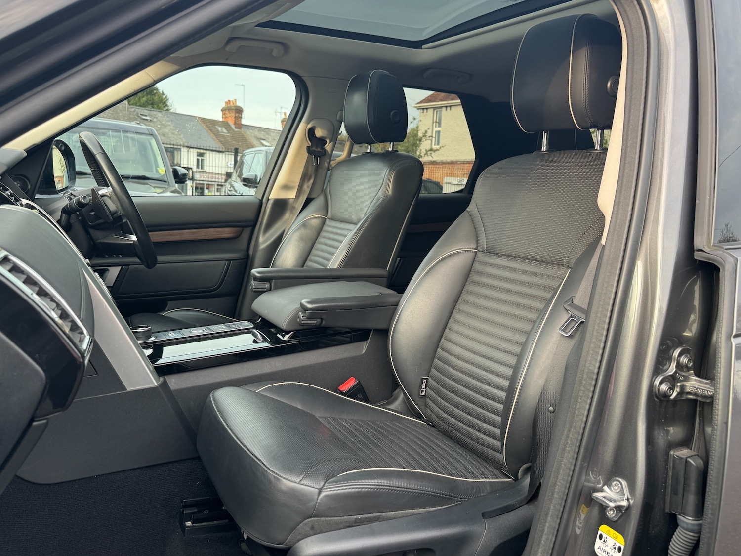 Used Land Rover Discovery 2019 for sale - 76555600: Photo 26