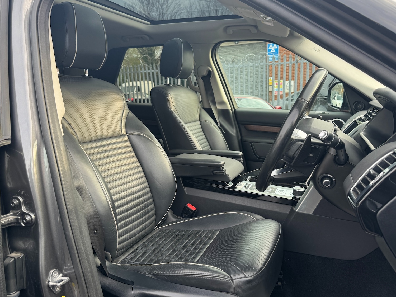 Used Land Rover Discovery 2019 for sale - 76555600: Photo 29