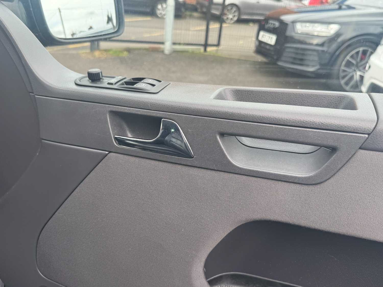 Used Volkswagen Caravelle 2009 for sale - 76526474: Photo 35