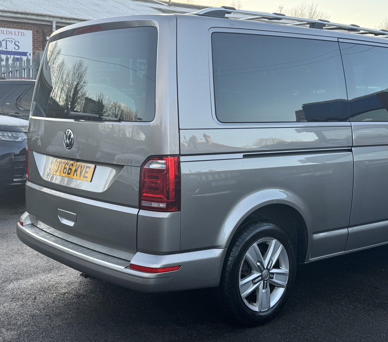 Used Volkswagen Transporter Shuttle 2017 for sale - 77100571: Photo 17