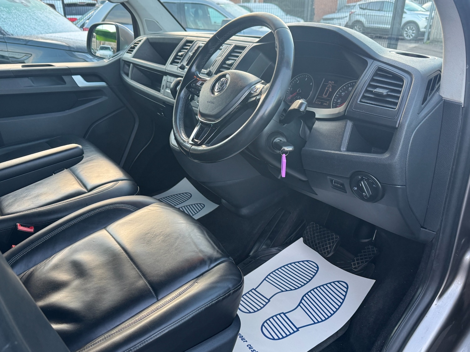 Used Volkswagen Transporter Shuttle 2017 for sale - 77100571: Photo 27