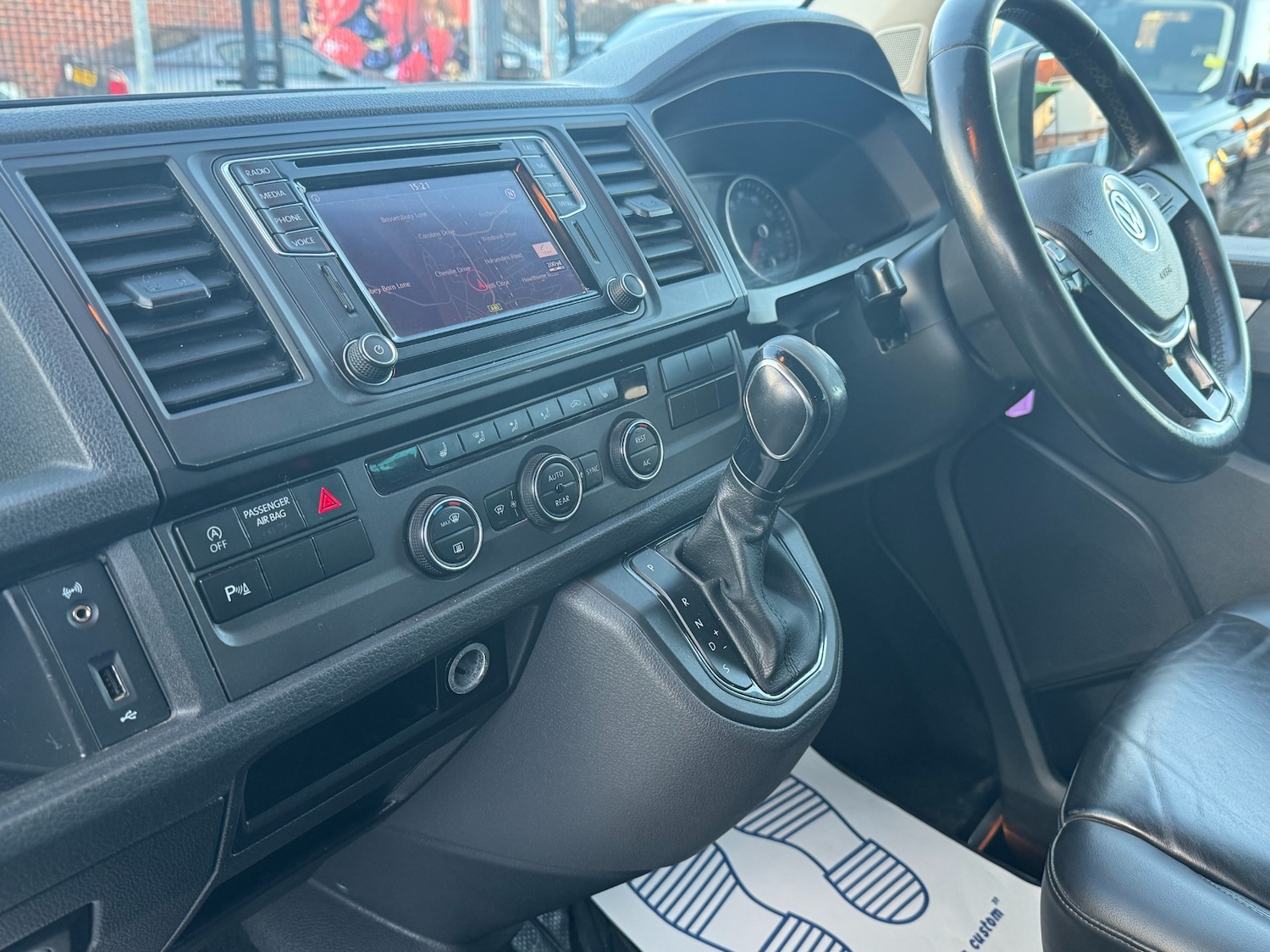 Used Volkswagen Transporter Shuttle 2017 for sale - 77100571: Photo 31