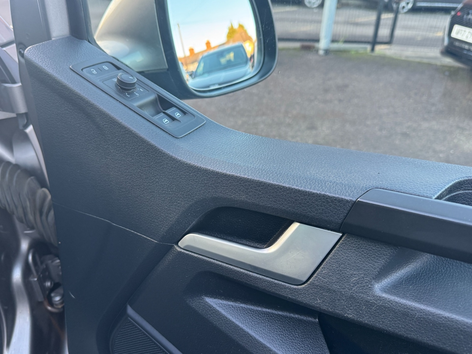 Used Volkswagen Transporter Shuttle 2017 for sale - 77100571: Photo 46