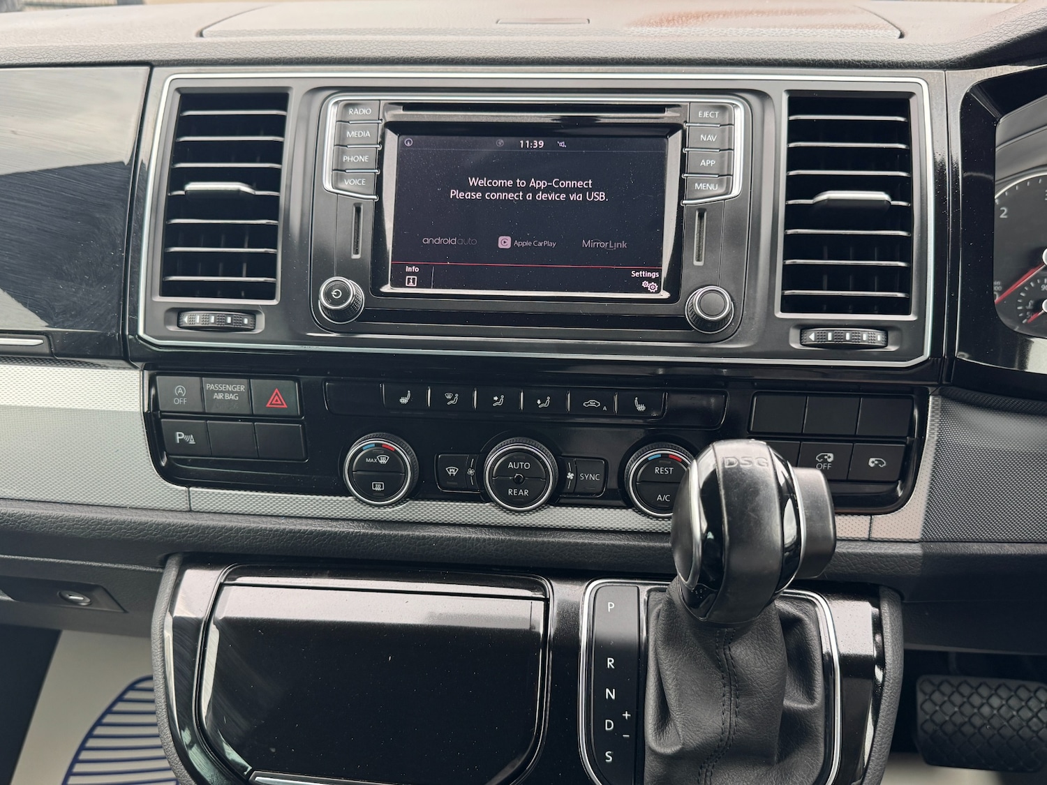 Used Volkswagen Caravelle 2018 for sale - 76526546: Photo 36