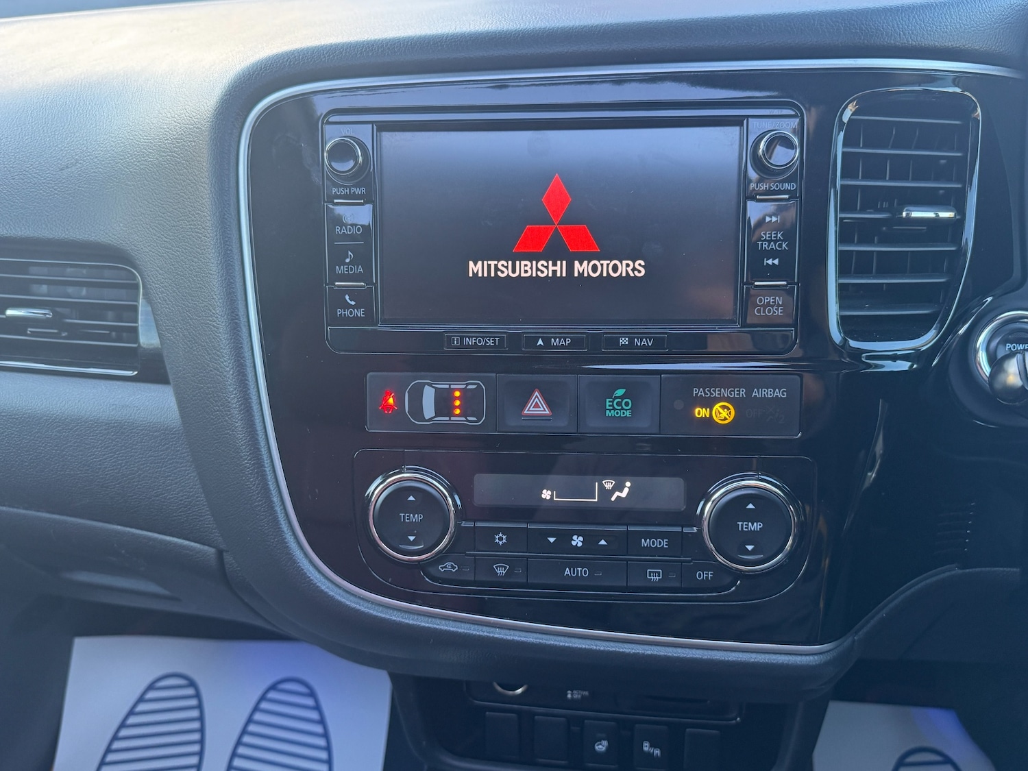 Used Mitsubishi Outlander 2017 for sale - 76762268: Photo 40