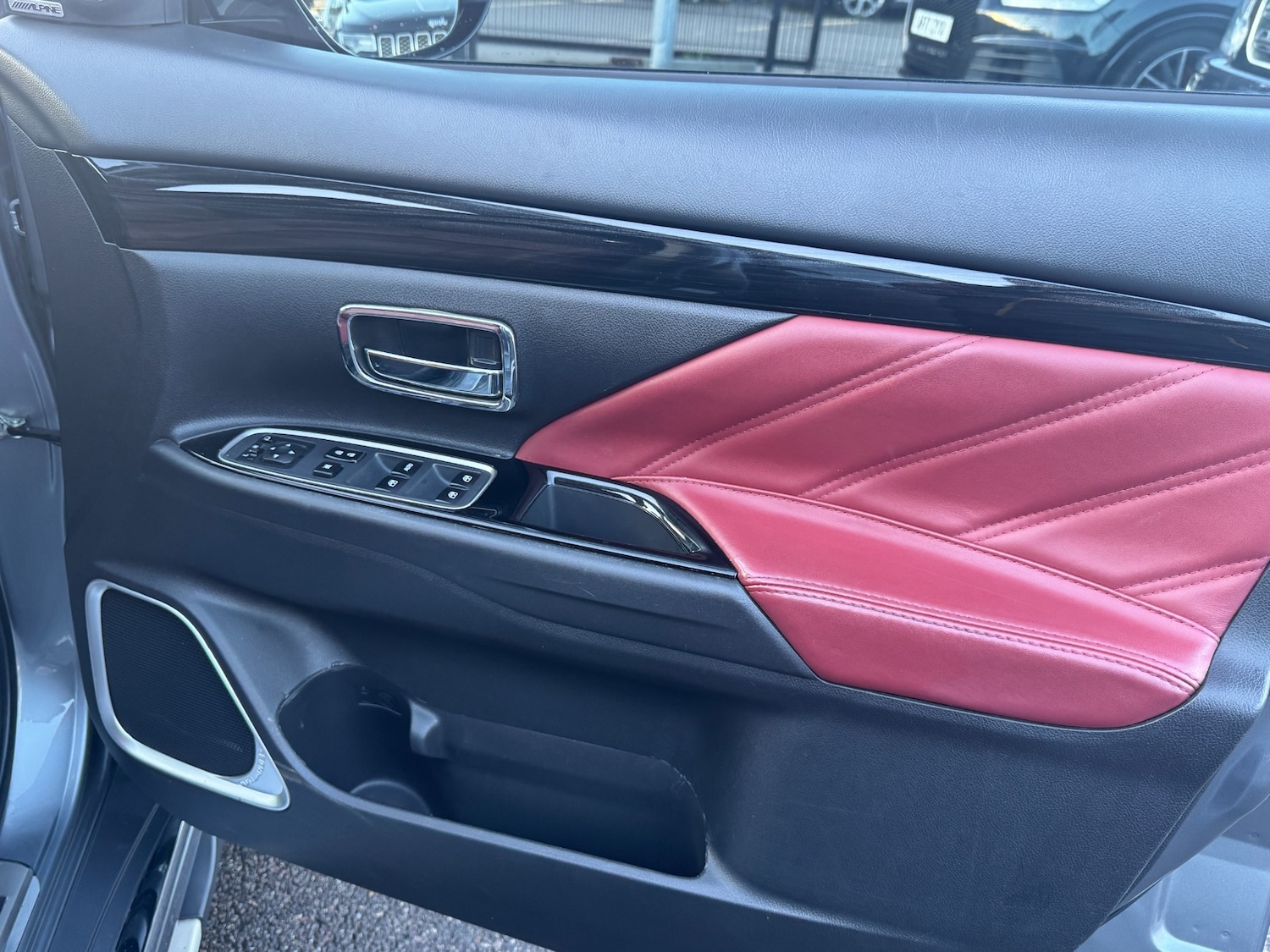 Used Mitsubishi Outlander 2017 for sale - 76762268: Photo 52