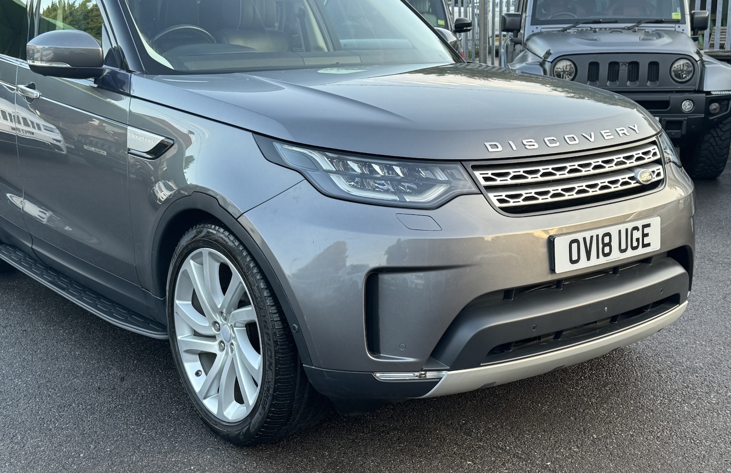 Used Land Rover Discovery 2018 for sale - 76637884: Photo 14