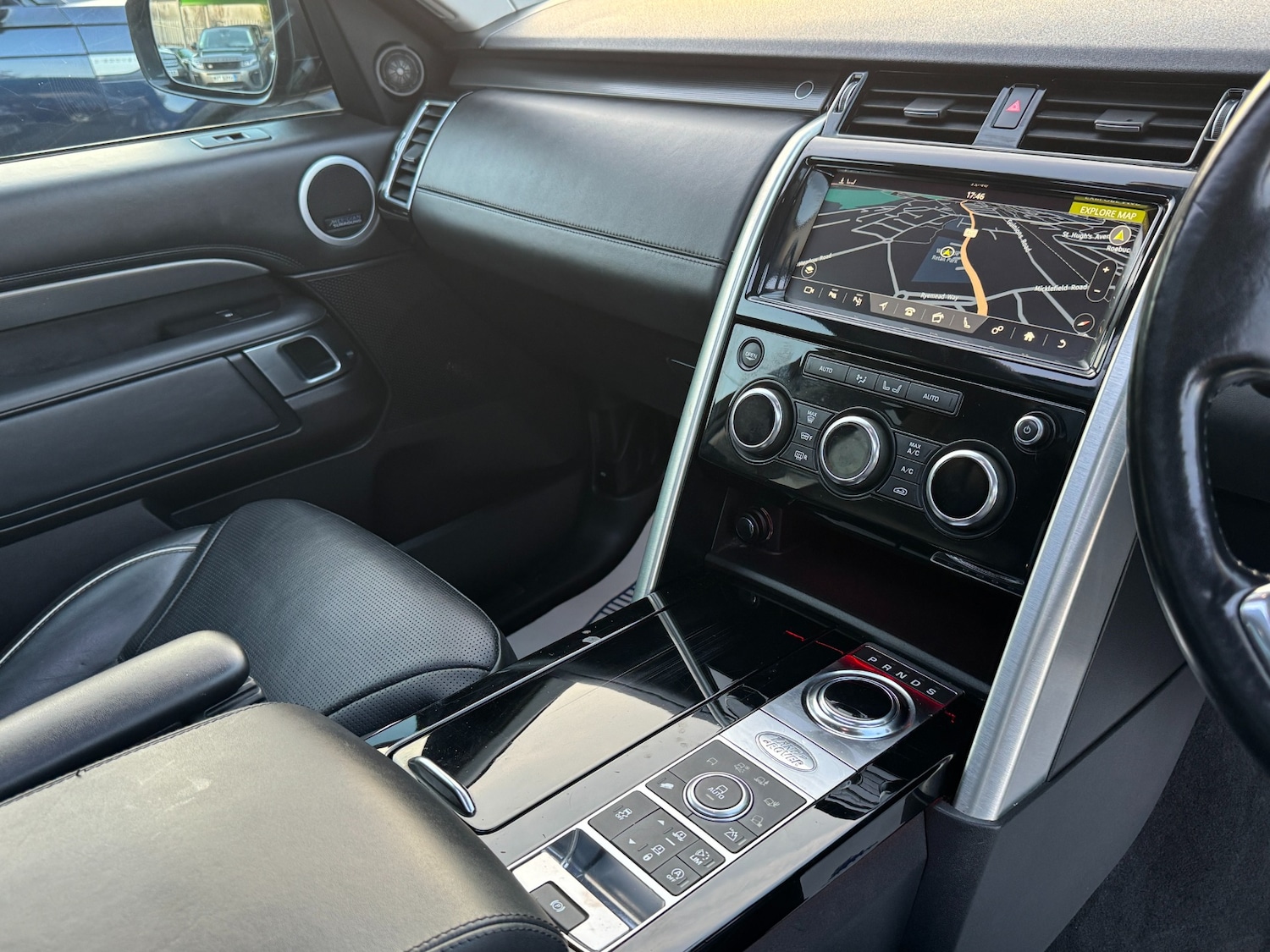 Used Land Rover Discovery 2018 for sale - 76637884: Photo 31