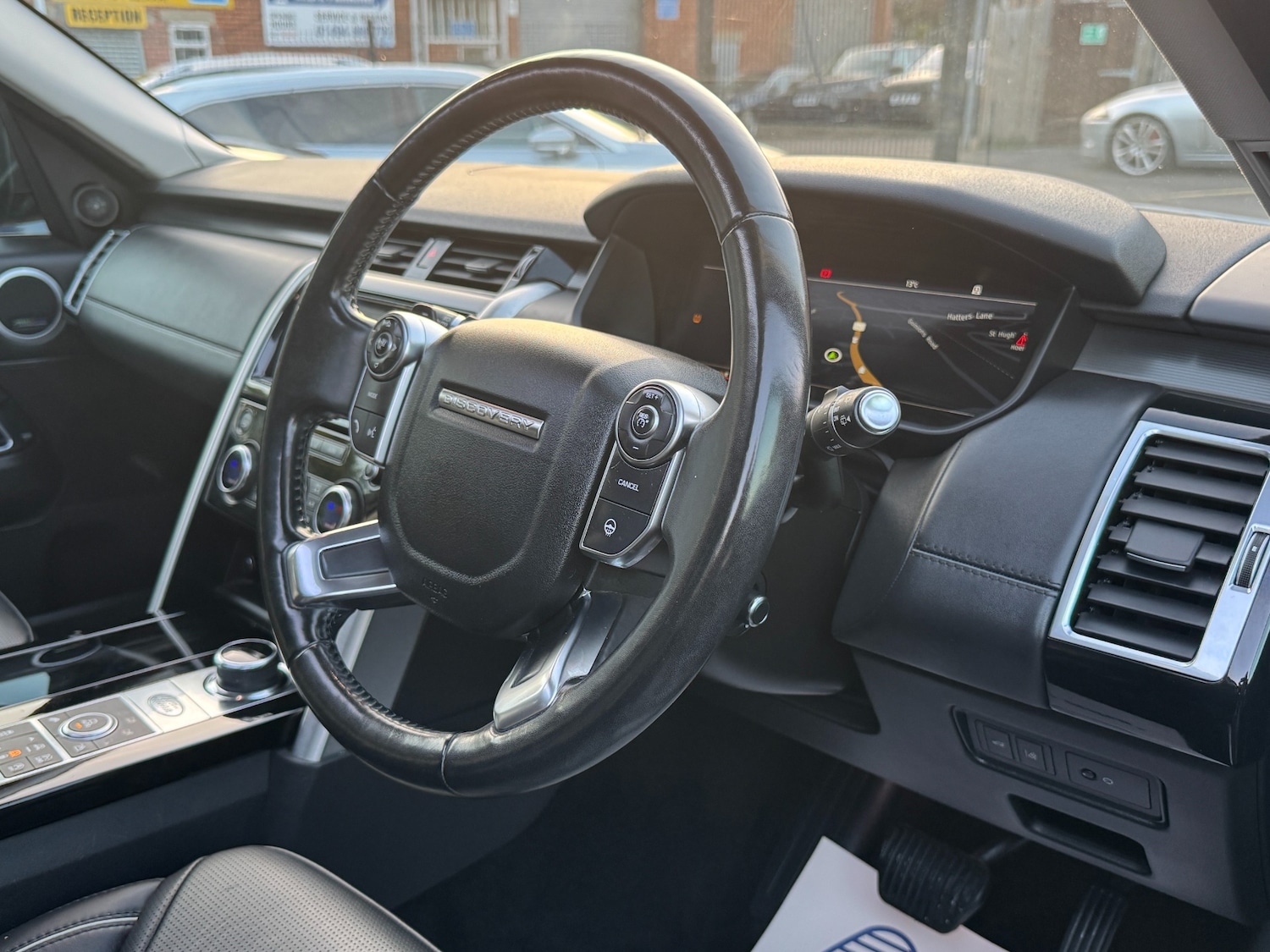 Used Land Rover Discovery 2018 for sale - 76637884: Photo 49