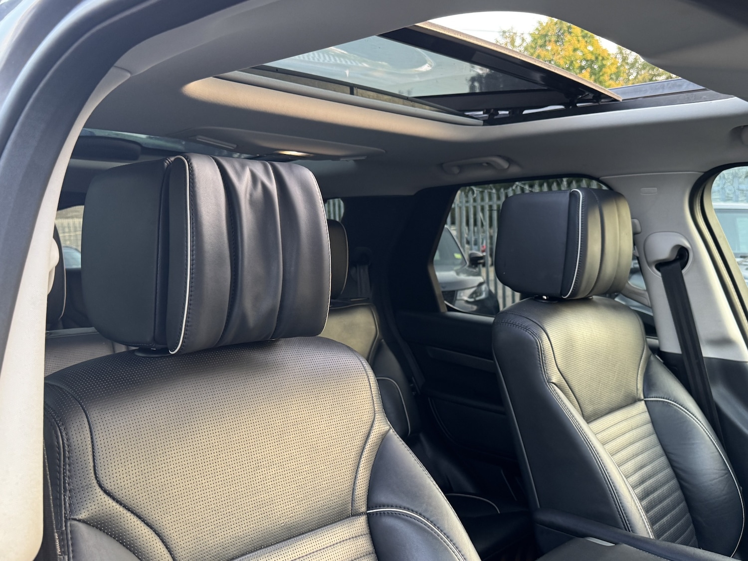 Used Land Rover Discovery 2018 for sale - 76637884: Photo 56