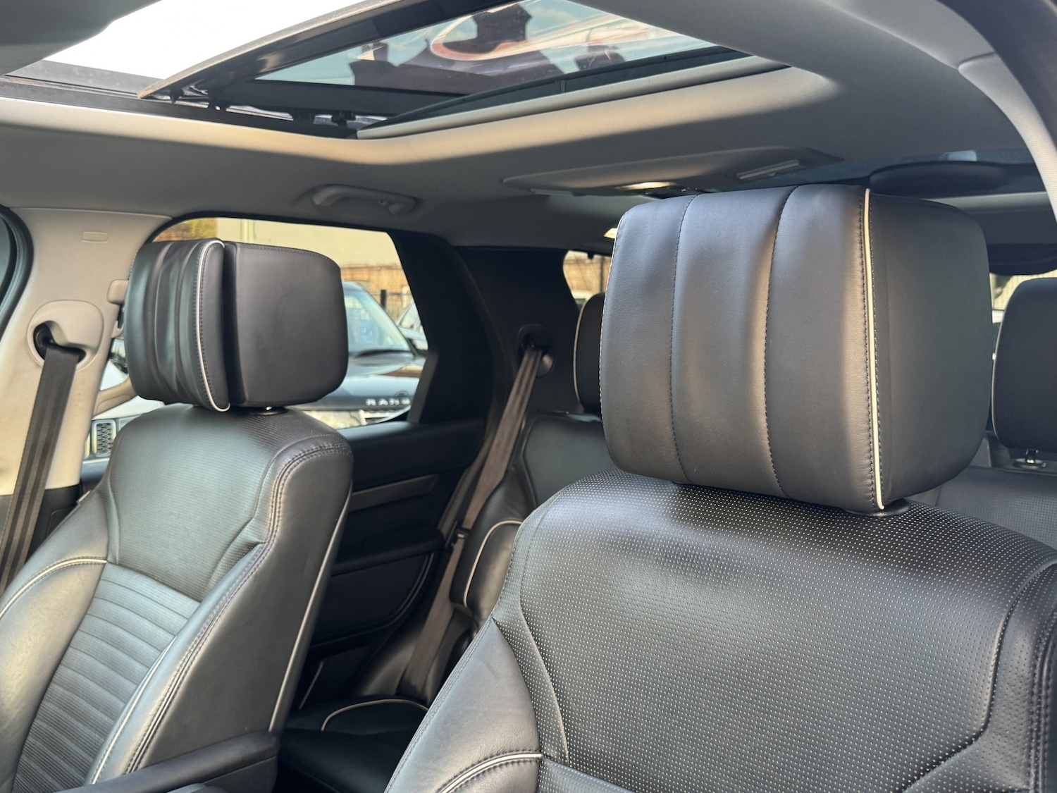 Used Land Rover Discovery 2018 for sale - 76637884: Photo 57