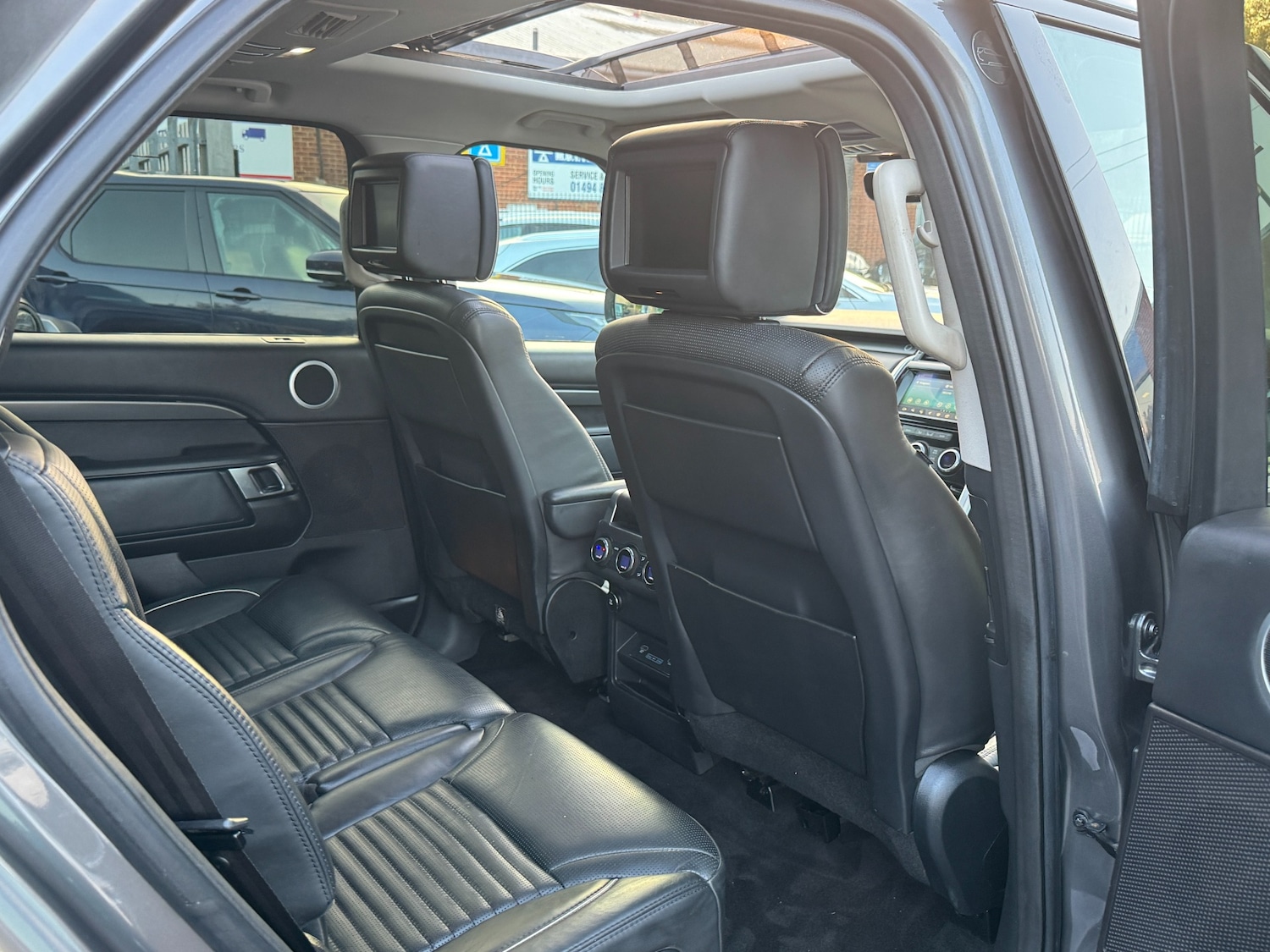 Used Land Rover Discovery 2018 for sale - 76637884: Photo 58