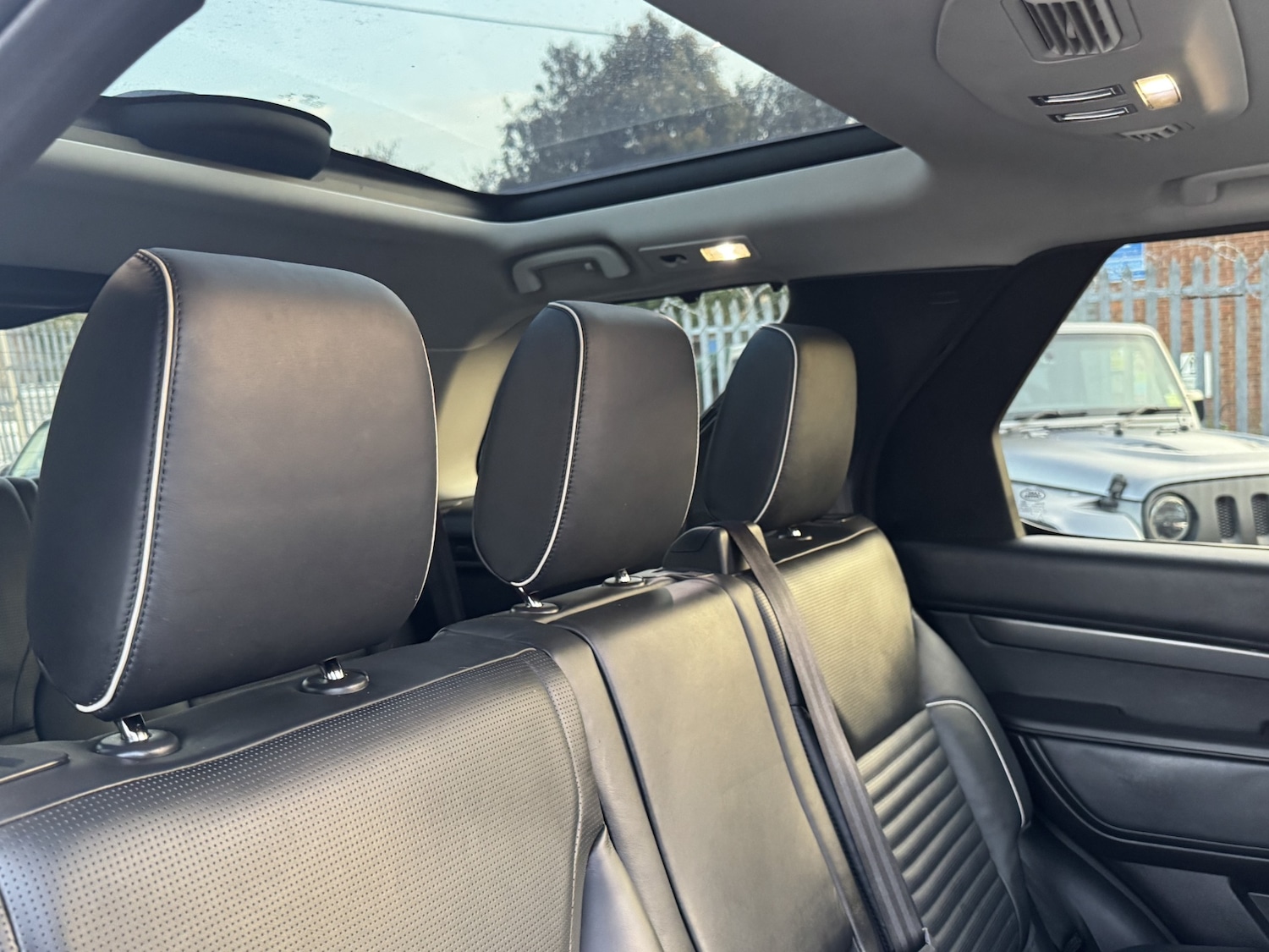 Used Land Rover Discovery 2018 for sale - 76637884: Photo 63