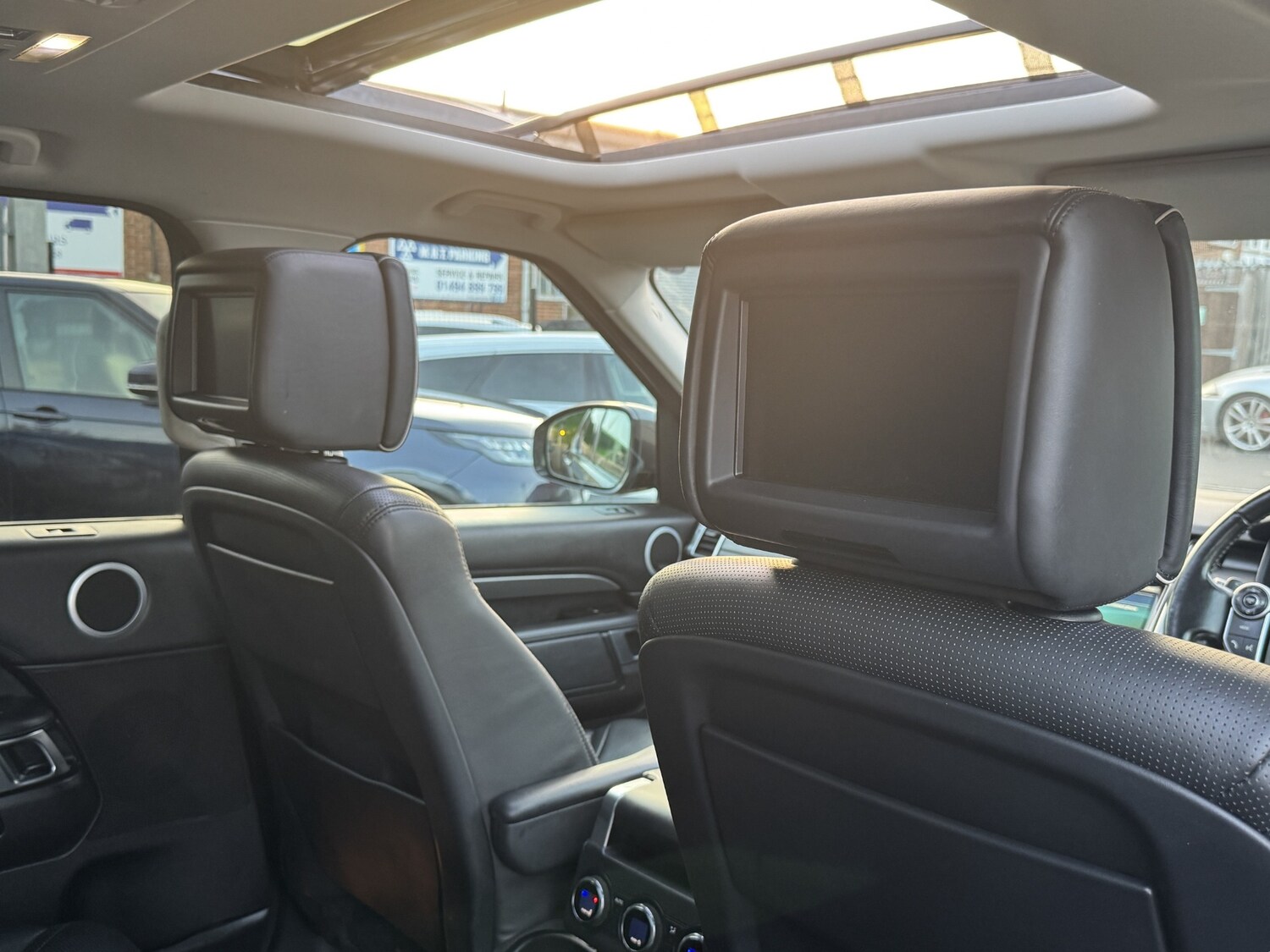 Used Land Rover Discovery 2018 for sale - 76637884: Photo 64