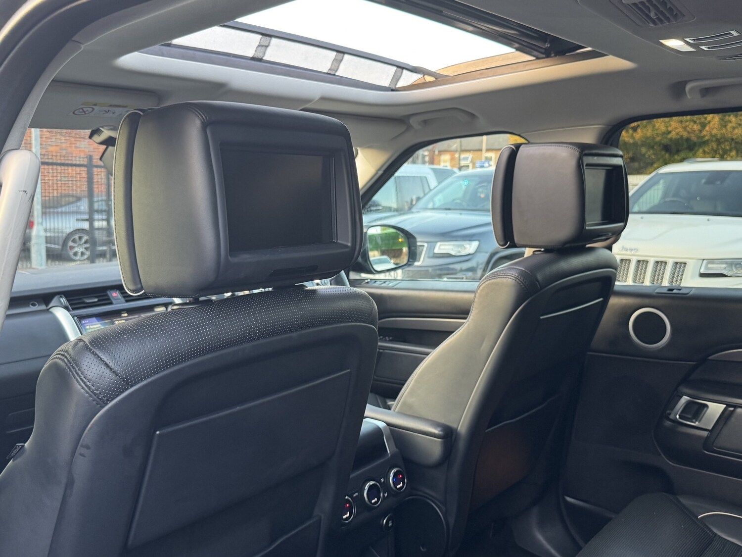 Used Land Rover Discovery 2018 for sale - 76637884: Photo 65