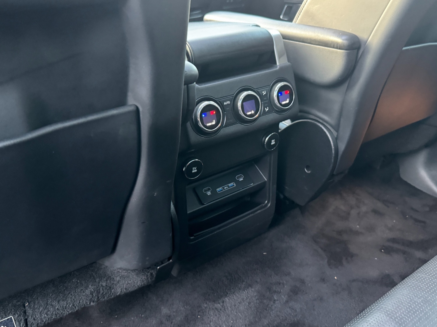 Used Land Rover Discovery 2018 for sale - 76637884: Photo 67