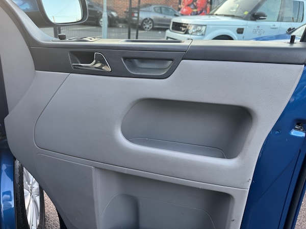 Used Volkswagen Caravelle 2015 for sale - 75545688: Photo 42