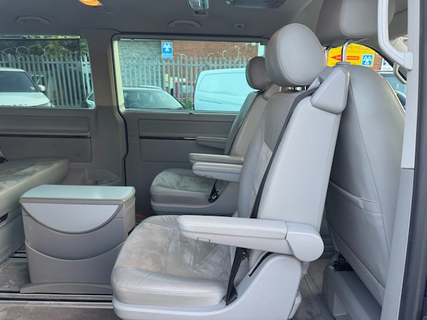 Used Volkswagen Caravelle 2015 for sale - 75545688: Photo 45