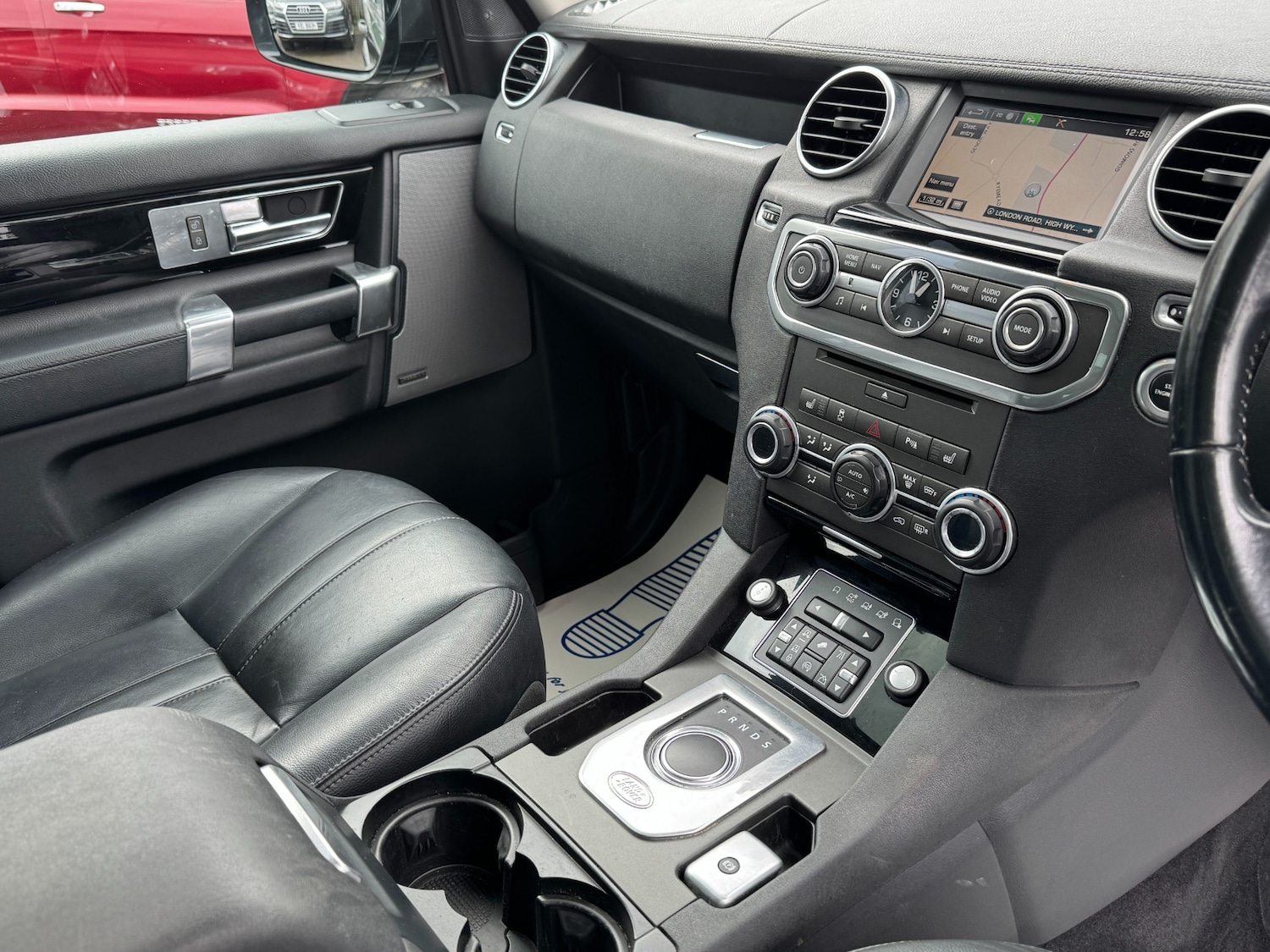 Used Land Rover Discovery 2016 for sale - 76566386: Photo 32