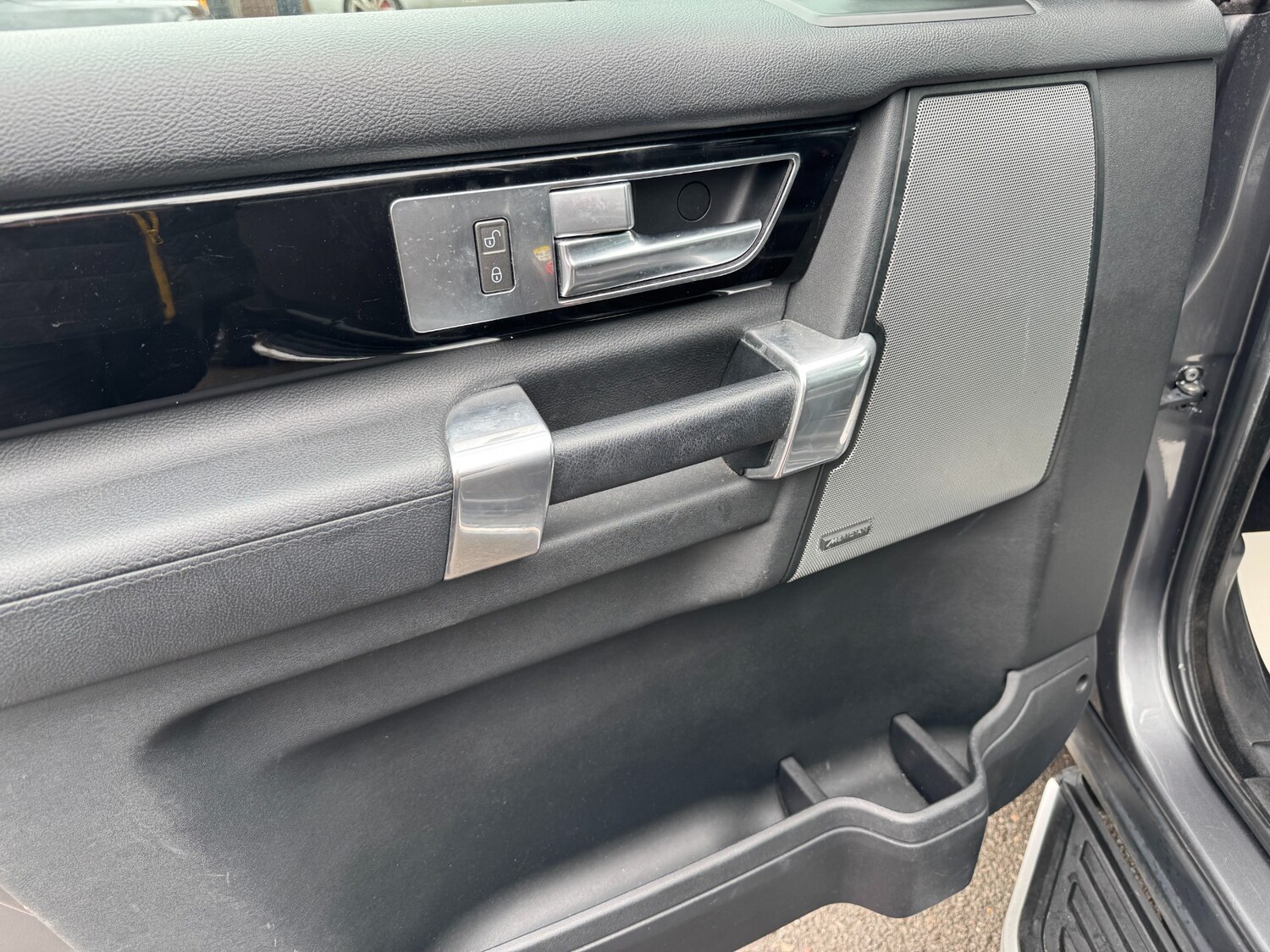 Used Land Rover Discovery 2016 for sale - 76566386: Photo 50