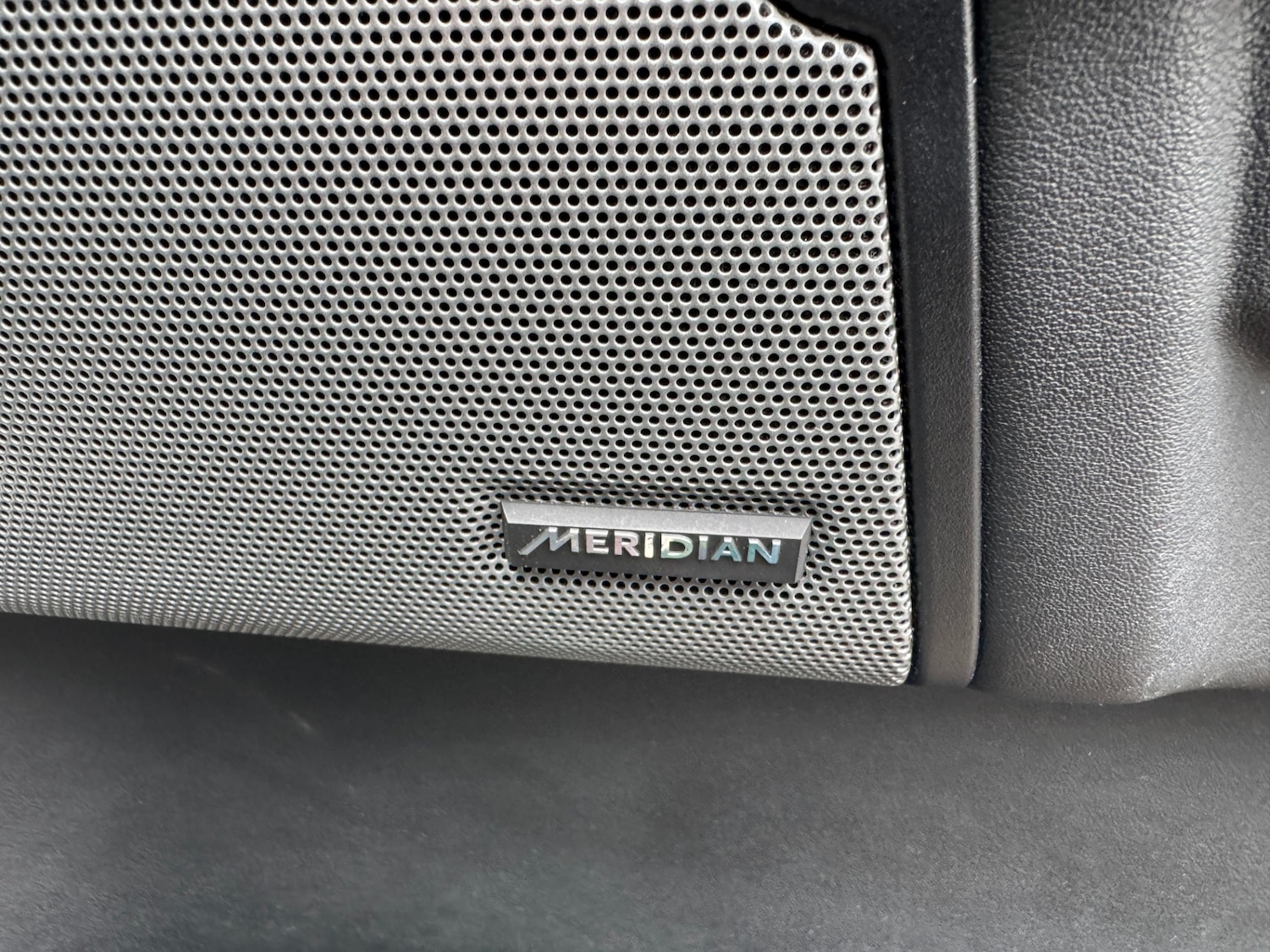 Used Land Rover Discovery 2016 for sale - 76566386: Photo 51