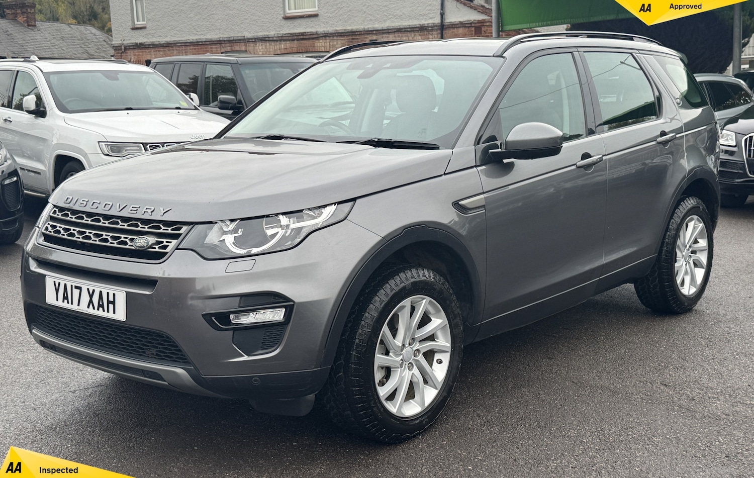 Used Land Rover Discovery Sport 2017 for sale - 76316677: Photo 1