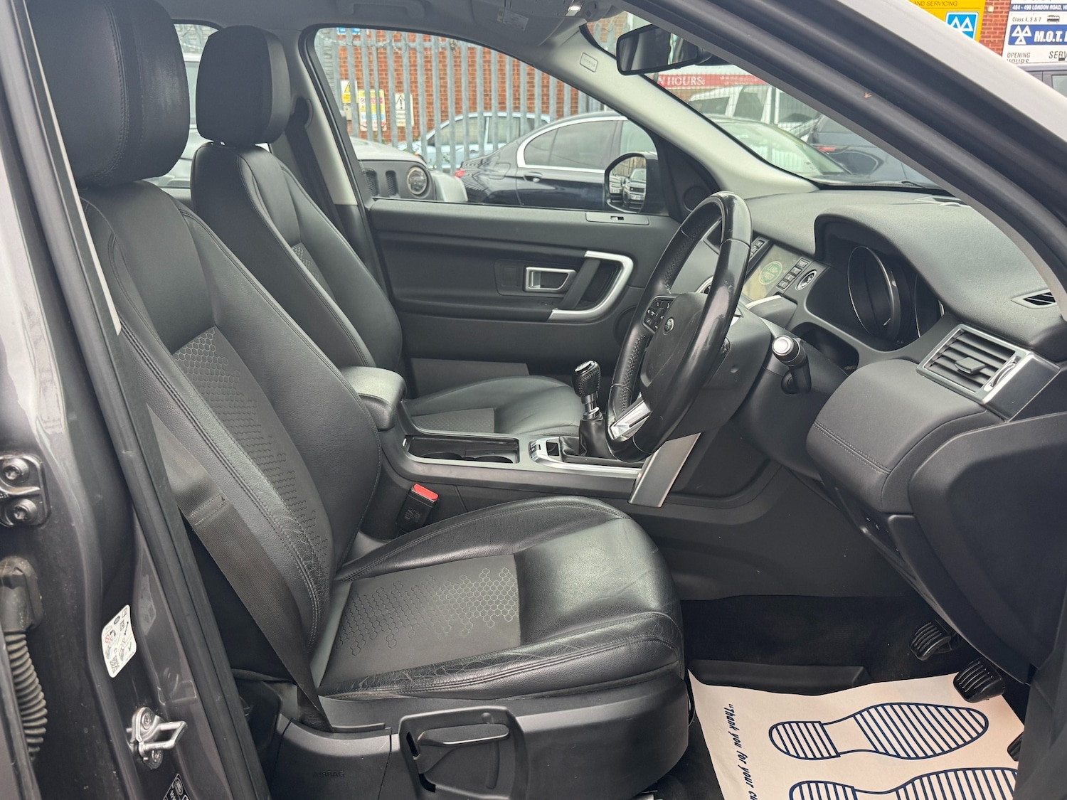 Used Land Rover Discovery Sport 2017 for sale - 76316677: Photo 30