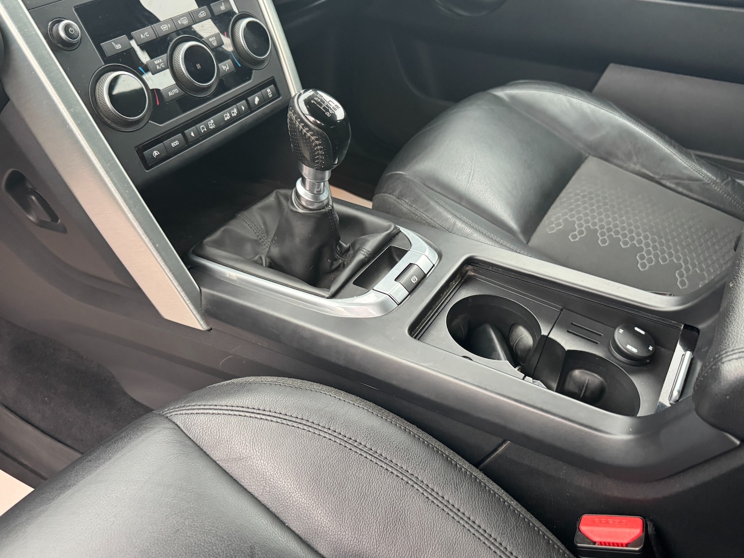 Used Land Rover Discovery Sport 2017 for sale - 76316677: Photo 33