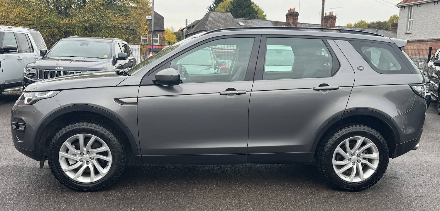 Used Land Rover Discovery Sport 2017 for sale - 76316677: Photo 4