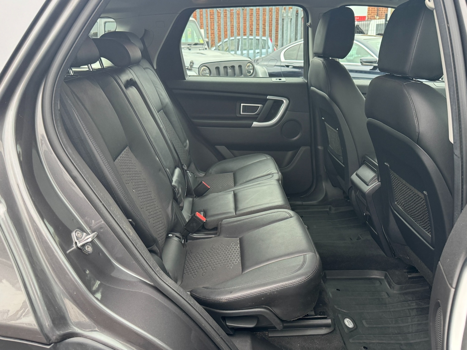 Used Land Rover Discovery Sport 2017 for sale - 76316677: Photo 49