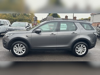 Used Land Rover Discovery Sport 2017 for sale - 76316677: Photo