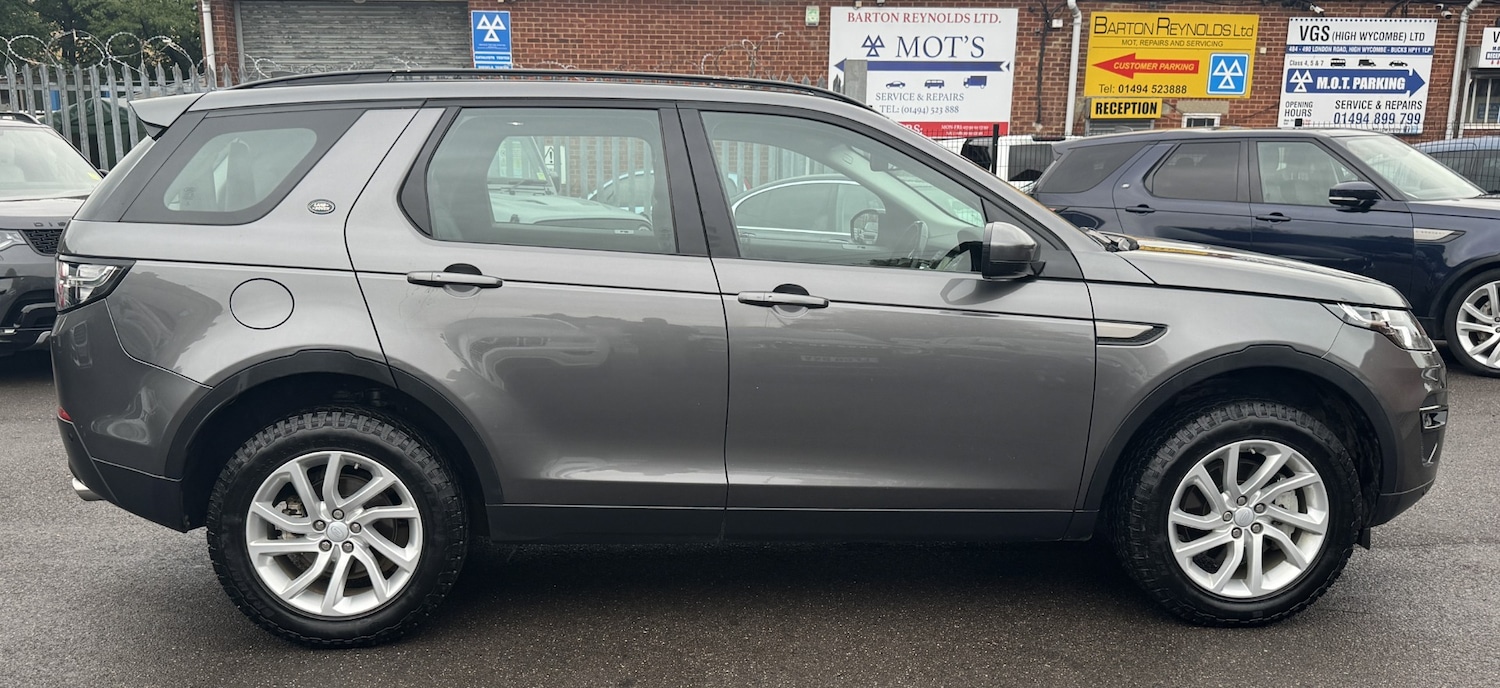 Used Land Rover Discovery Sport 2017 for sale - 76316677: Photo 8